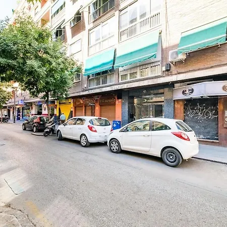Pedro Antonio Parking Gratis *